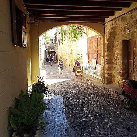 Hotel Stathis *